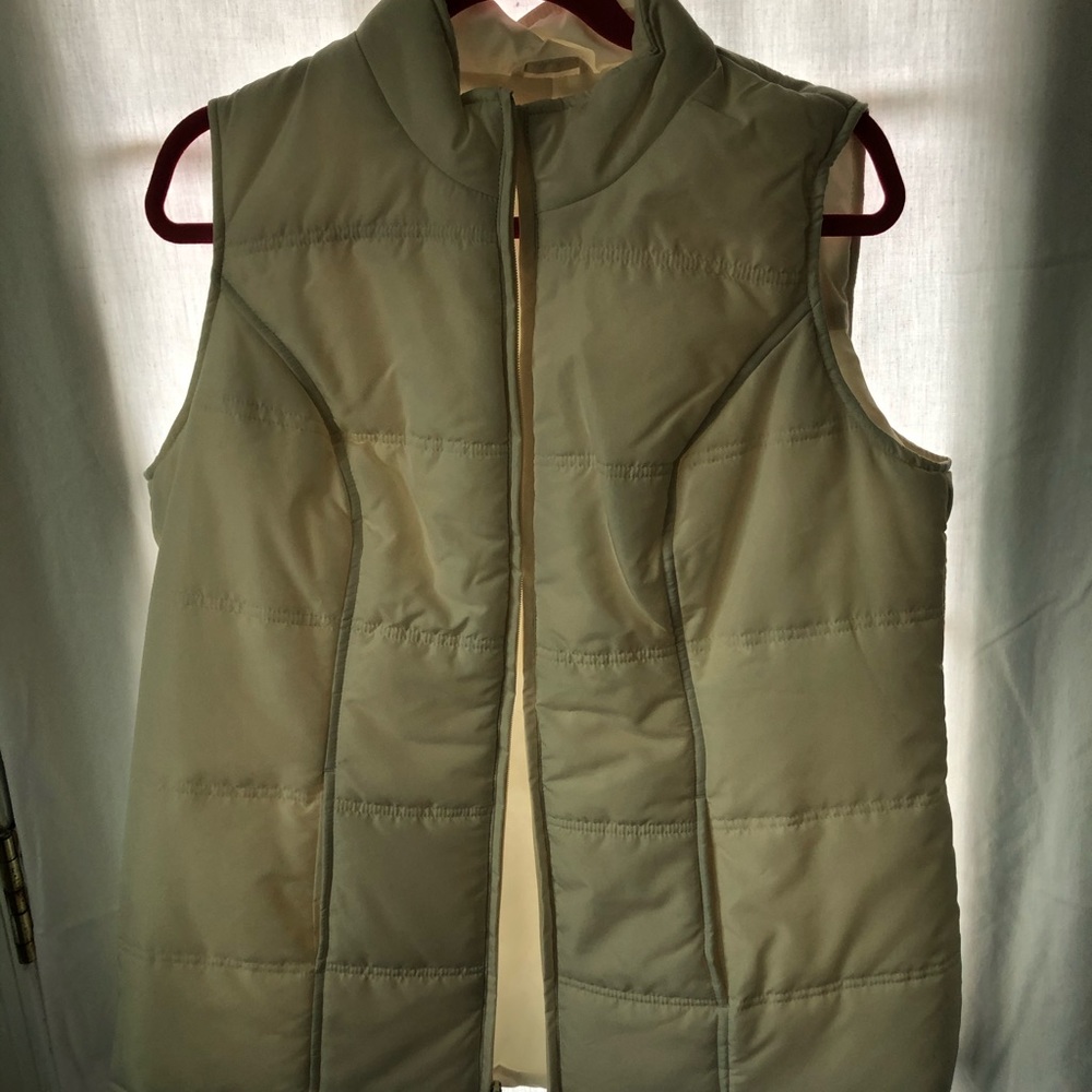 Vest - Picture 2 of 4